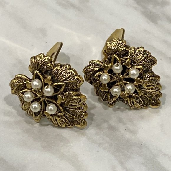 Vintage Clip On Earrings Leaf Brushed Gold Tone Faux Pearl 3/4” - Picture 7 of 12